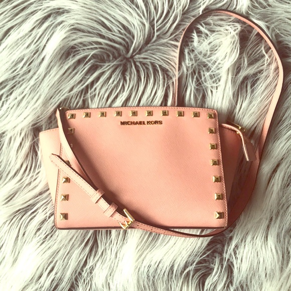 Michael Kors Handbags - 🎄⭐️MK⭐️🎄crossbody bag